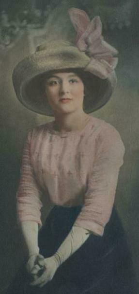 Mrs. Rosabell Zielke Champion Fenstermaker at age 18 Rosabell Zielke Champion Fenstermaker at age18