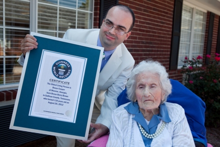 Robert Young with former World's Oldest Person Bessie Cooper in 2012