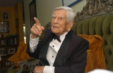 Sr. Daniel Guzman Garcia, 111