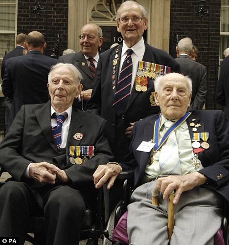 Henry Allingham, with WWI veterans Harry Patch and Bill Stone