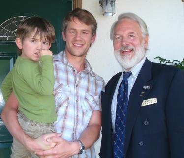 Dr. Hinco Gierman and Son receive Kollar Family blood samples from Stephen Coles