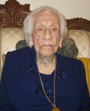 Sra. Maria Esther Capovilla, 116