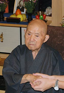 Mr. Tomoji Tanabe, 113