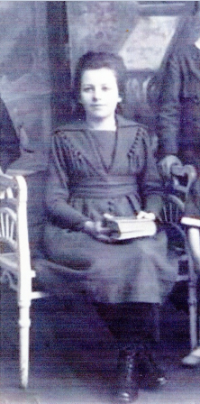 Gabrielle Valentine des Robert, 12